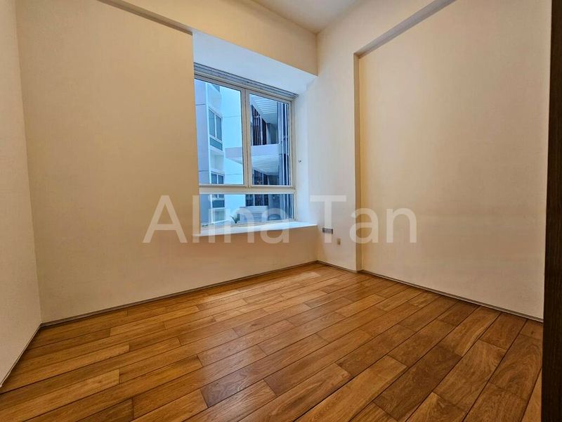 3 Bed Condo for Rent in  The Sorrento - Image 7